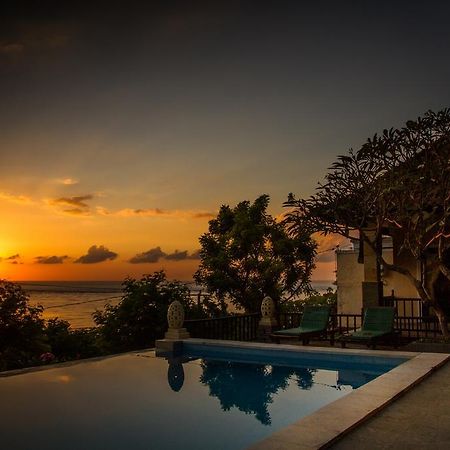 Beten Waru Bungalow And Restaurant Amed Exteriör bild