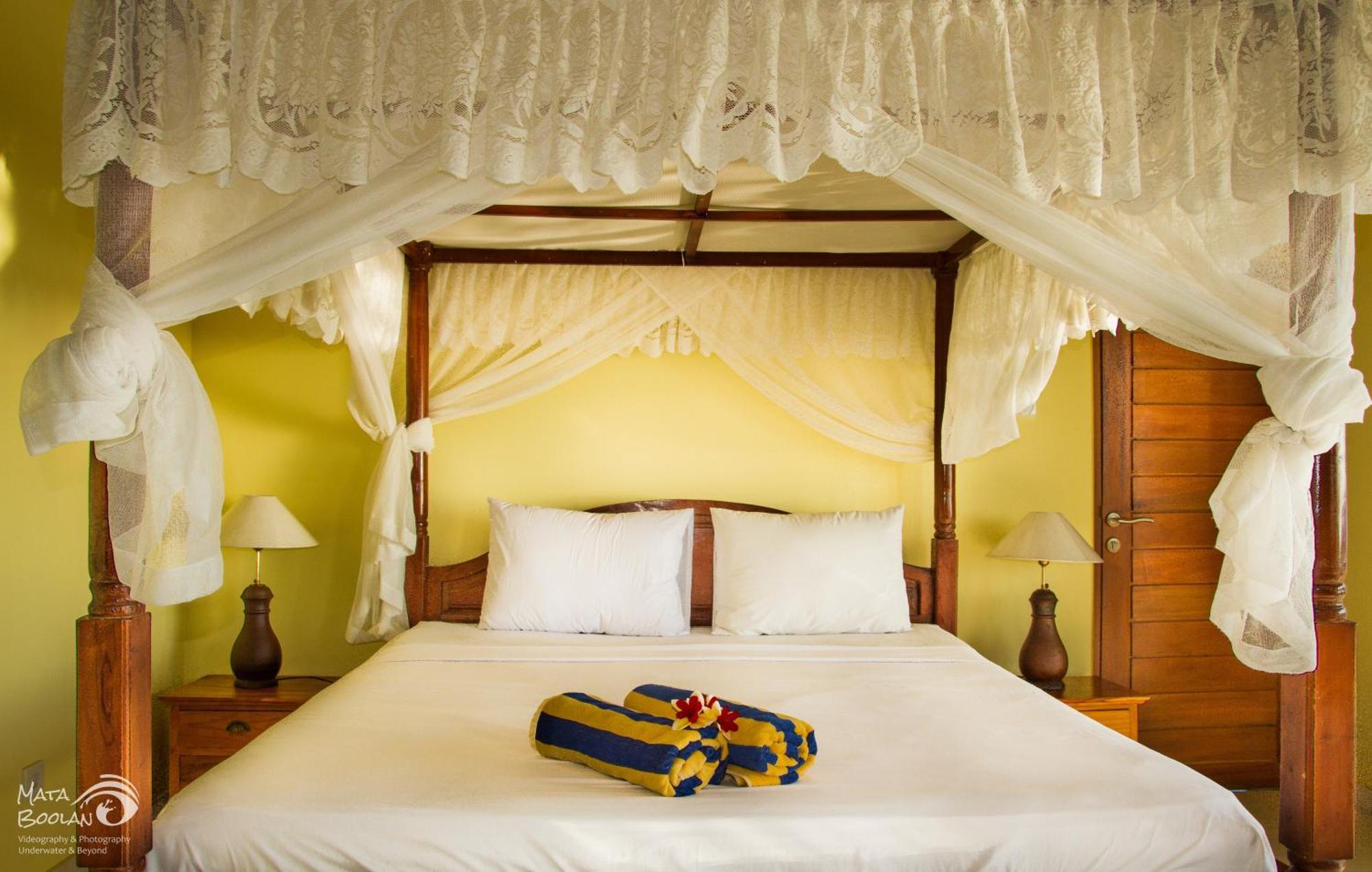 Beten Waru Bungalow And Restaurant Amed Rum bild